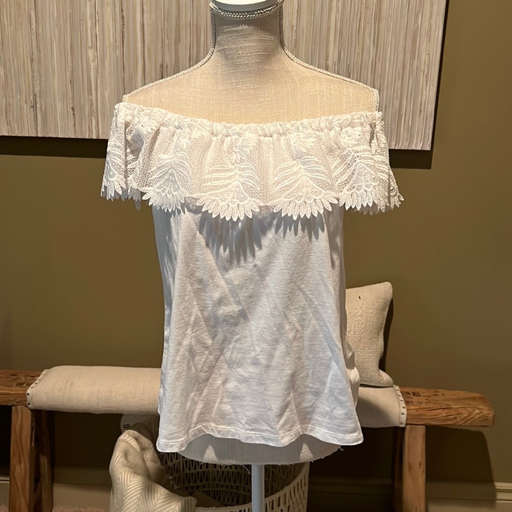🔴SOLD🔴A New Day White Off the Shoulder Top